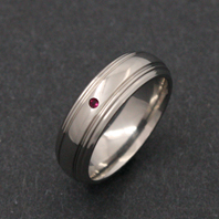 Titanium Ring - Ruby Arcturus