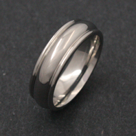 Classic Titanium Ring - Quadratic