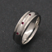 Titanium Ring - Ruby Mensa